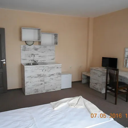 Vivas Hotel 3*